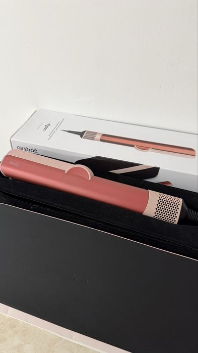 Продаю стайлер Dyson Airstrait