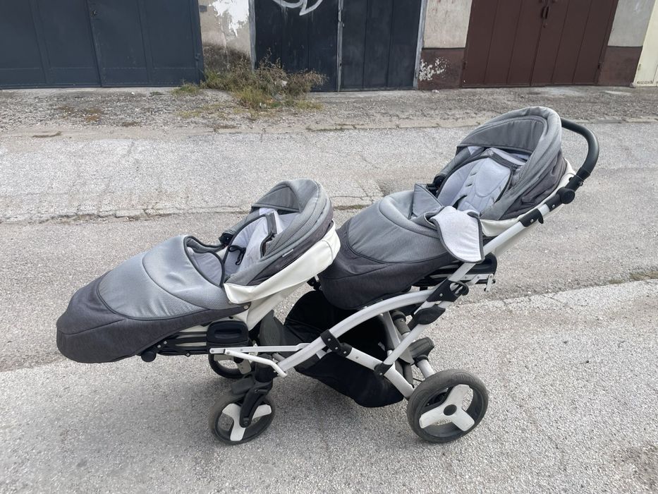 Количка за близнаци