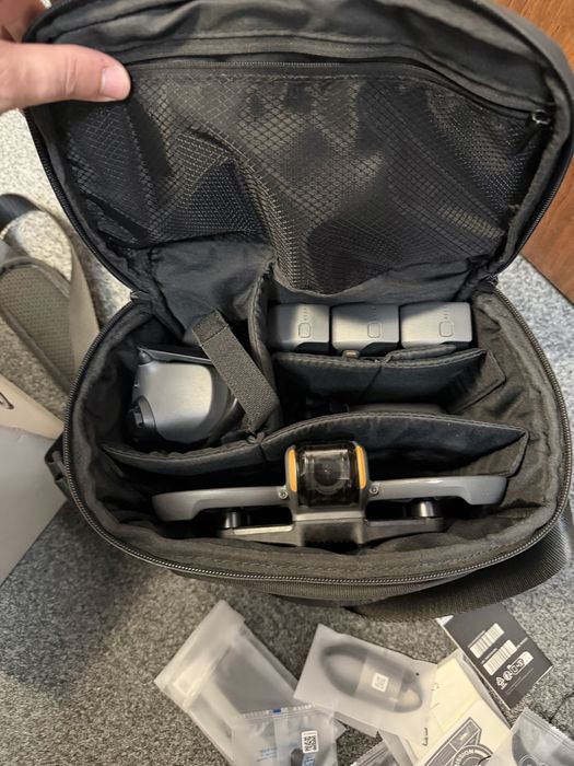 Vand drona dji avata 2 -  fly more combo- 3 acumulatori