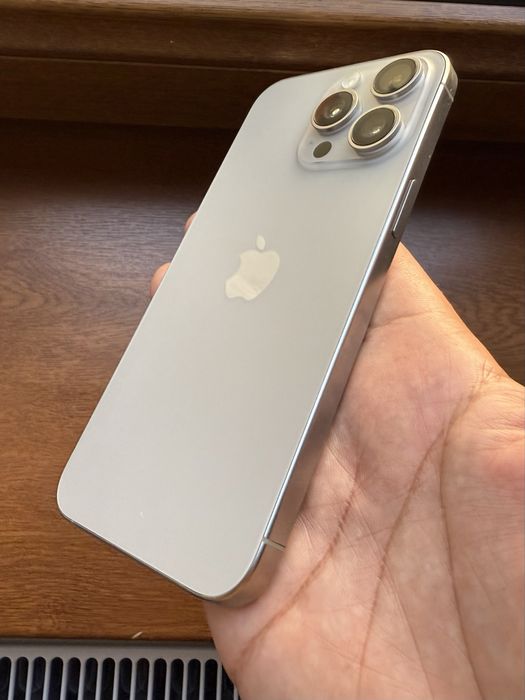 Iphone 15 pro max titan