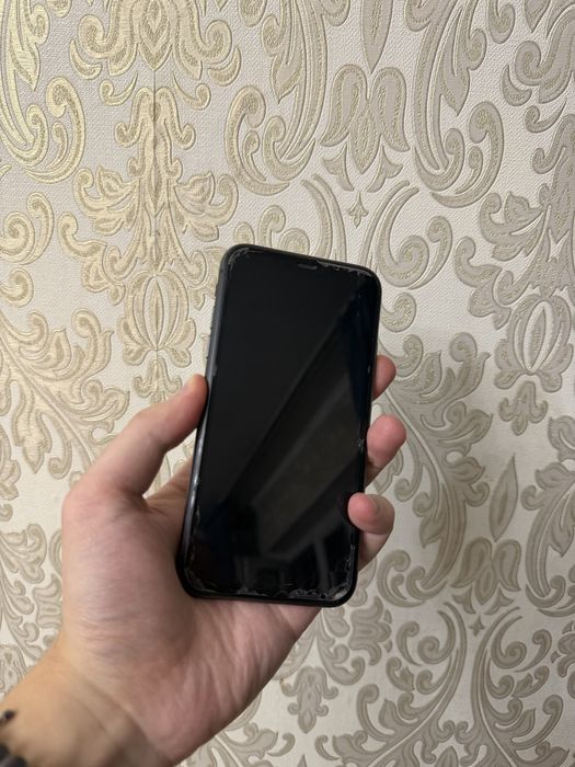 Продам iPhone 11 в отличном состоянии