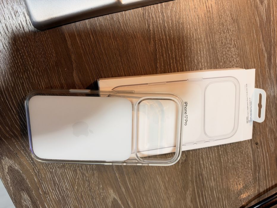 Huse iphone 17 pro originale