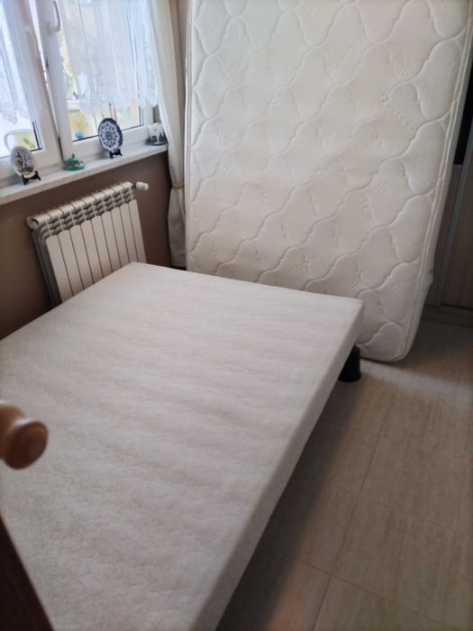 Тапицирана подметрачна рамка с двулицев матрак