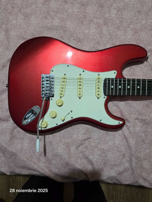 Chitara electrica Fender Standard Stratocaster SSS - Candy Cola