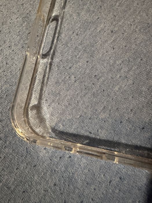 Iphone 17 кейсове