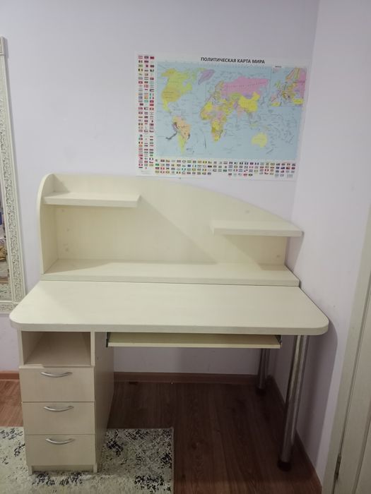Продам компьютерный стол, парта
