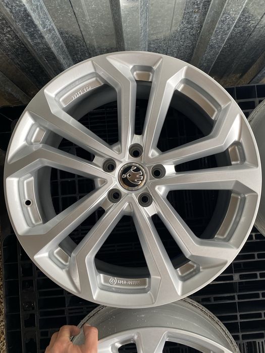 19 цола 5 х 112 мм ID 4 , ID 5 , ID 6 VW , Ауди Q 3 , Q 4 , Шкода