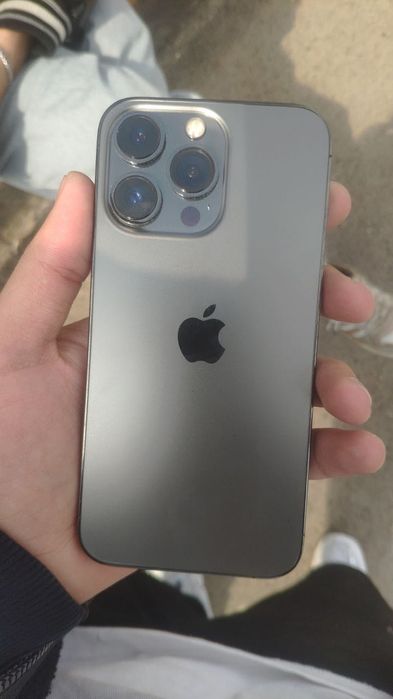iPhone 13 Pro в хорошем состоянии