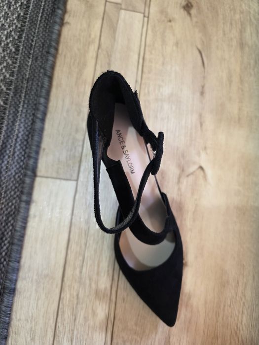 Продам новые туфли