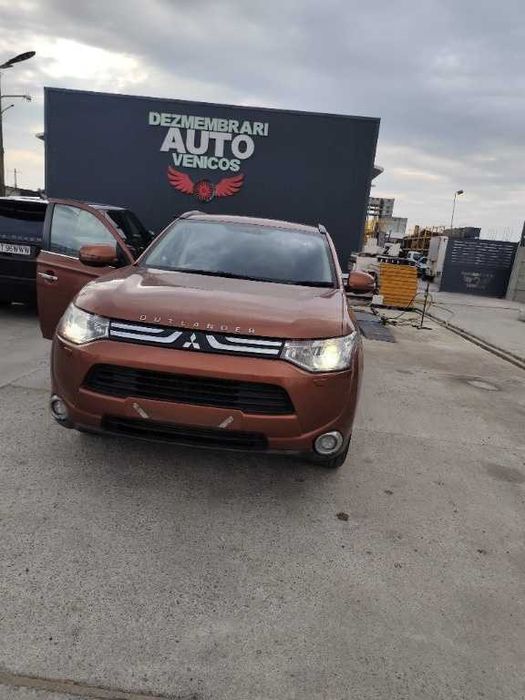 Dezmembram Mitsubishi Outlander III 2.2 DI-D 2.3 dci 4WD 132kw An 2016