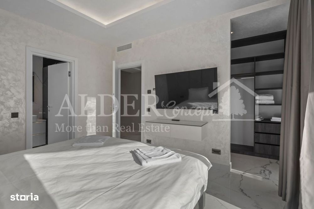 First Mamaia, Crowne Plaza, 3 Camere, Mobilat!