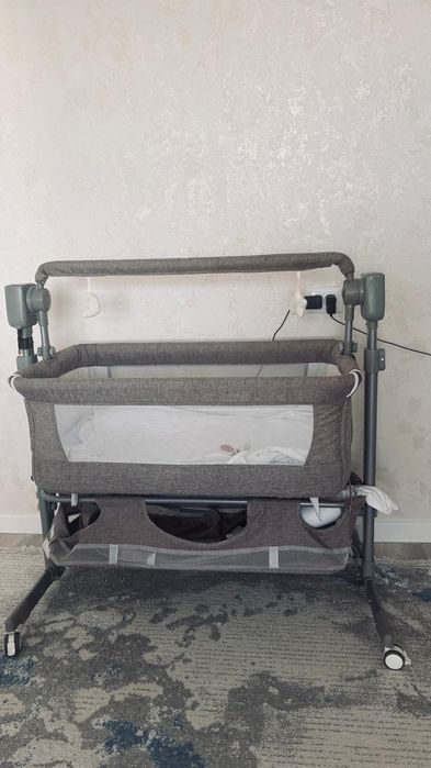 Кроватка для новорожденых