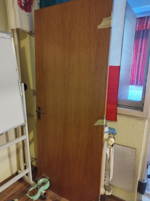 Diferite uși lemn interior