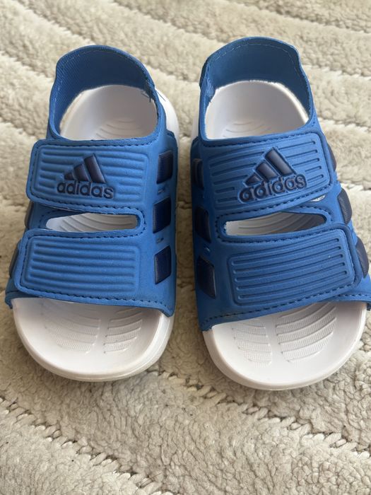 Продавам сандали Adidas