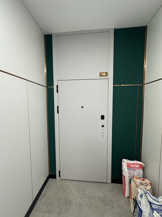 Продам входную дверь