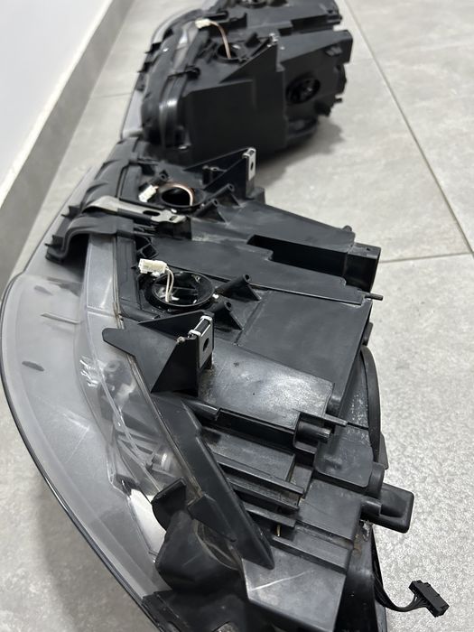 Far stanga dreapta bmw seria 5 f10 nonfacelift bixenon