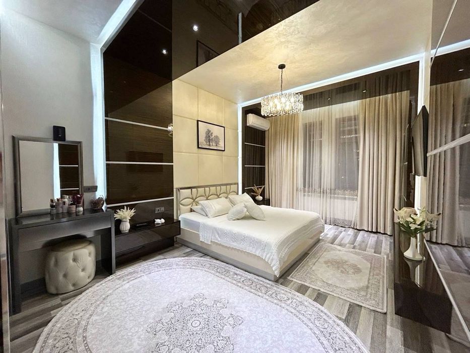 Квартира продается 4/6/8 на Жангох