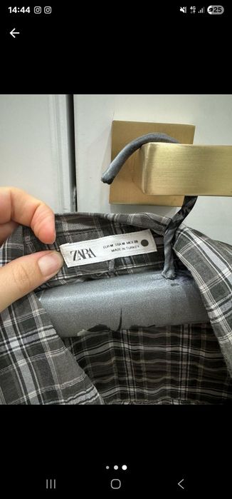 Zara рубашка и красные джинсы zara