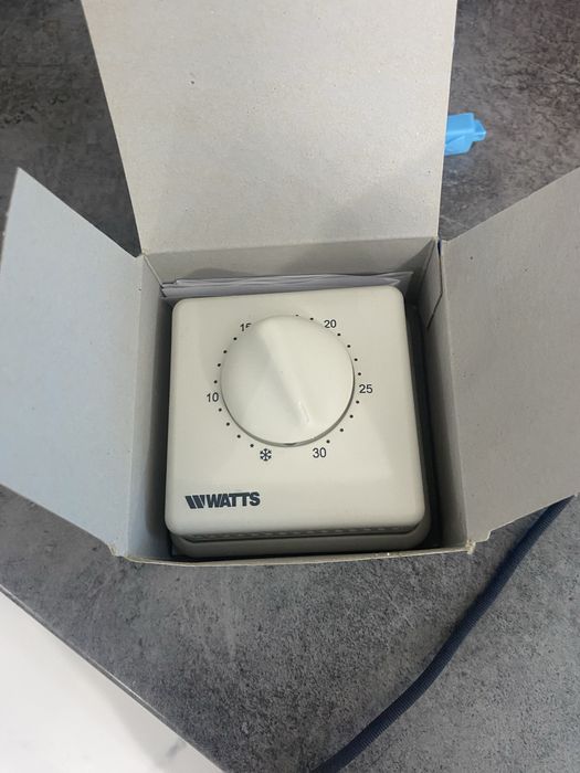 Стаен термостат за подово отопление