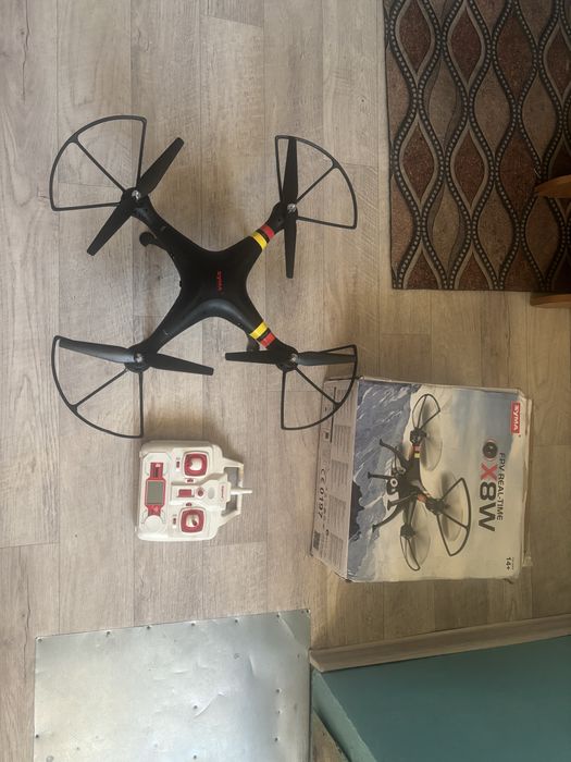 Продам квадрокоптер Syma X8W