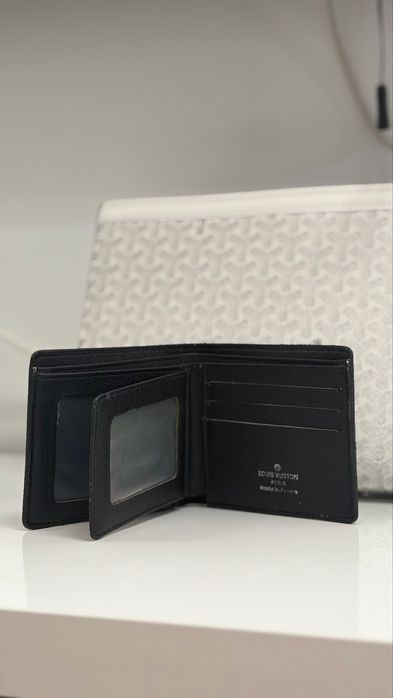 Portofel Louis Vuitton negru  nou!