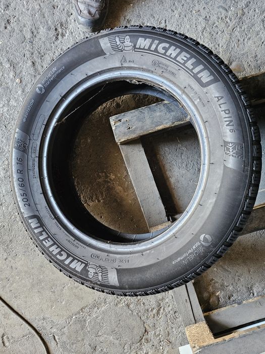 4 anvelope iarna 205 60 16 Michelin  7mm 2023