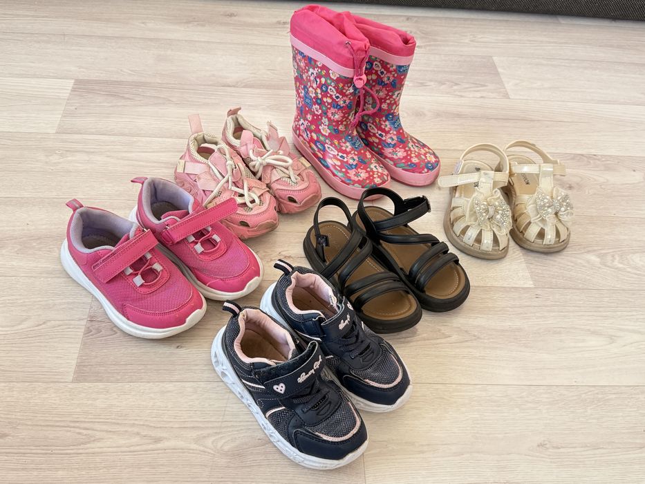 Продам детскую  одежда на девочку