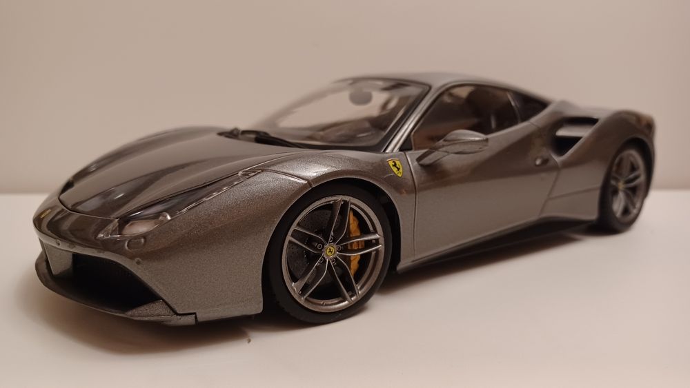 Machetă  Ferrari  488  , 1  18