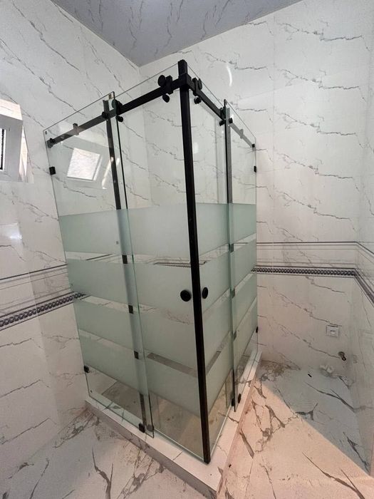 Rombik oynalar va dushavoy kabinalar