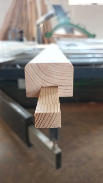 Plinta, balustrii, mana curenta  din lemn masiv de stejar, fag, tei