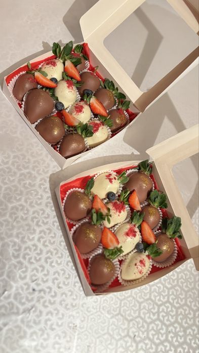 Клубника шоколаде