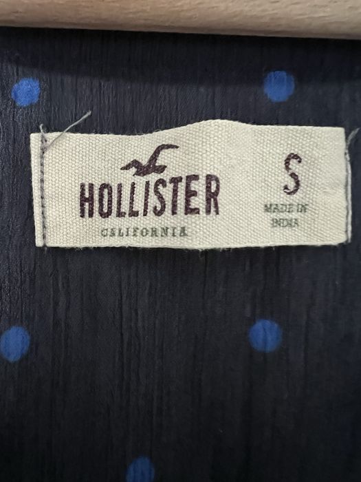 Топ Hollister с точки и ефектни ръкави