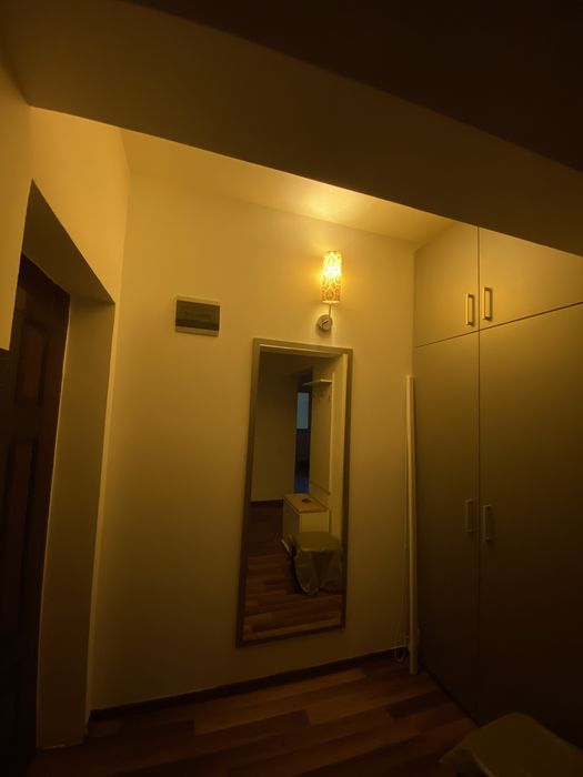 Vând lampă pentru hol