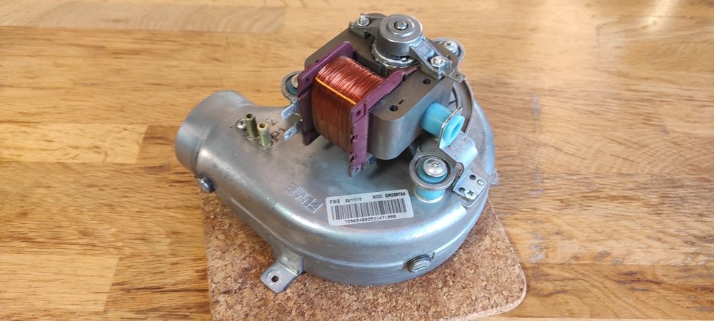 Ventilator Centrala termica Viessmann Vitopend 100