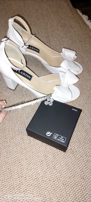Vând pantofi de mireasa