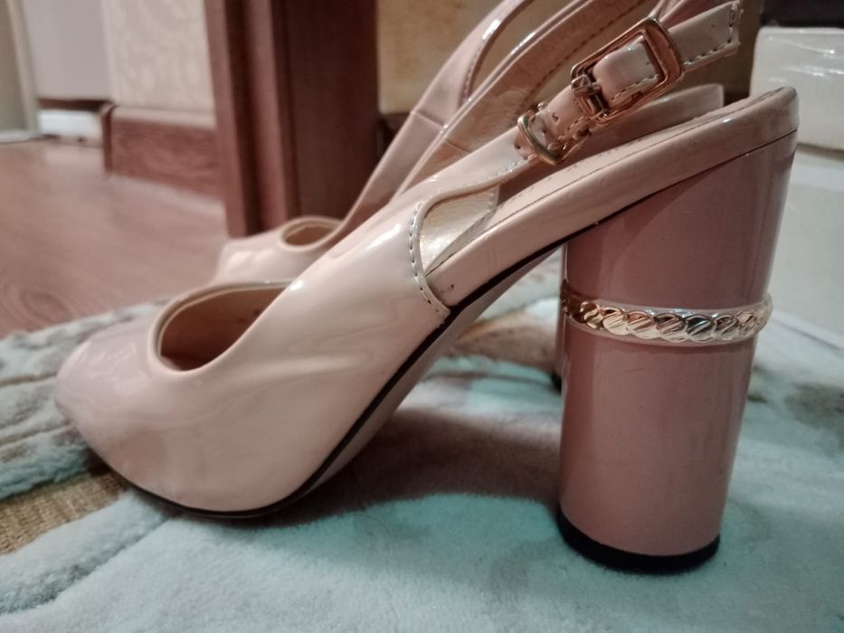 Туфли женские нарядные