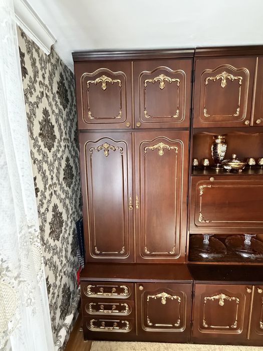 Сервант в зал дерево