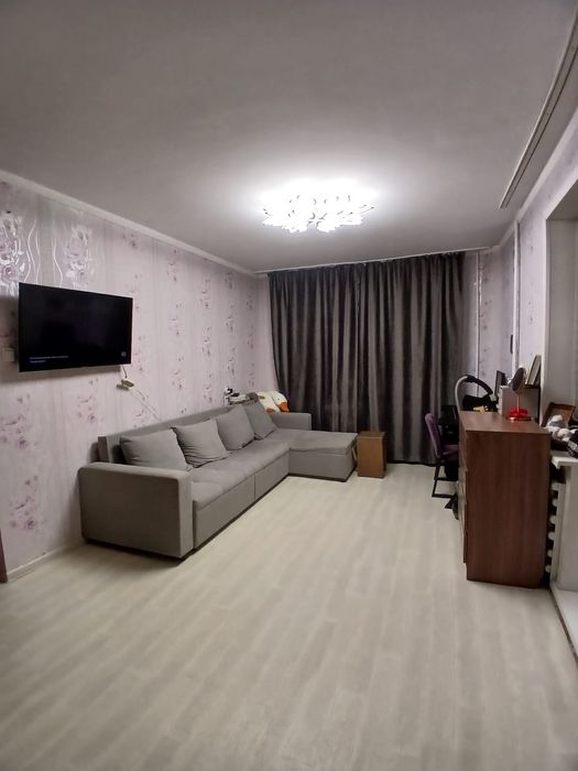 Продам 2хком квартиру район Азии.