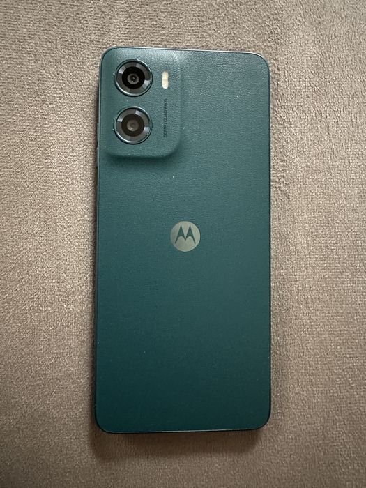 Телефони Motorola g 05 и Nokia 110