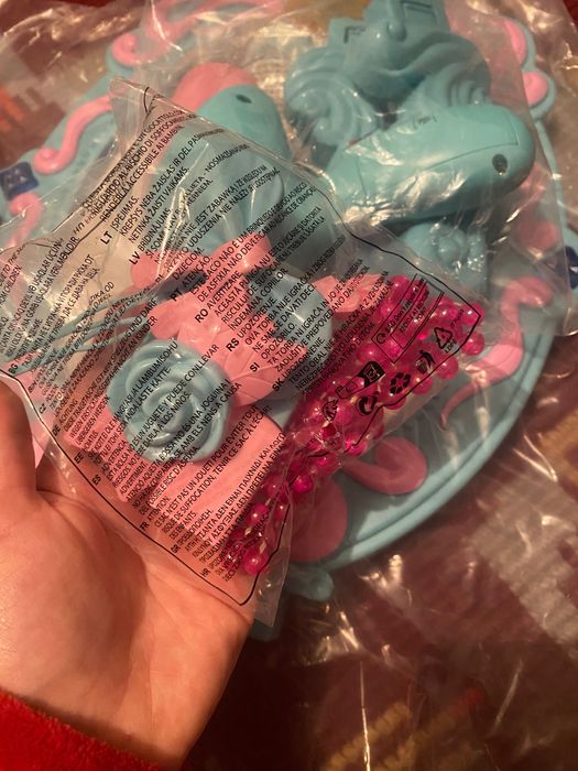 Vând masă de înfrumusețare fetițe