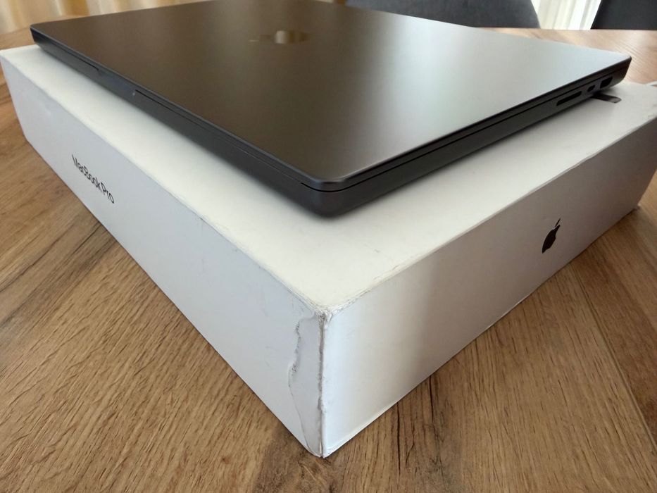 MacBook Pro 16" M4 MAX 16-CPU, 40-GPU, 64 RAM, 1TB SSD NANO Display, В ГАРАНЦИЯ