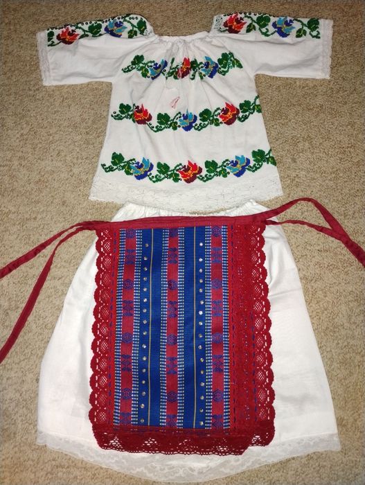 Costum popular tradițional fetite