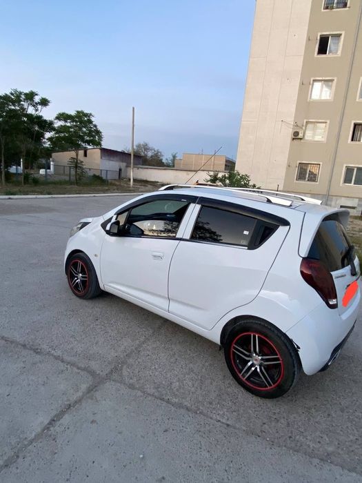 Chevrolet spark sotiladi srochnaga