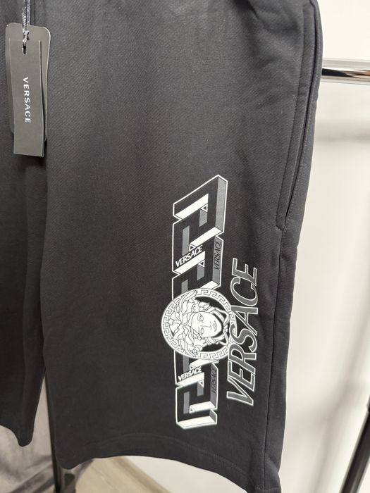 Pantaloni scurti VERSACE super calitate