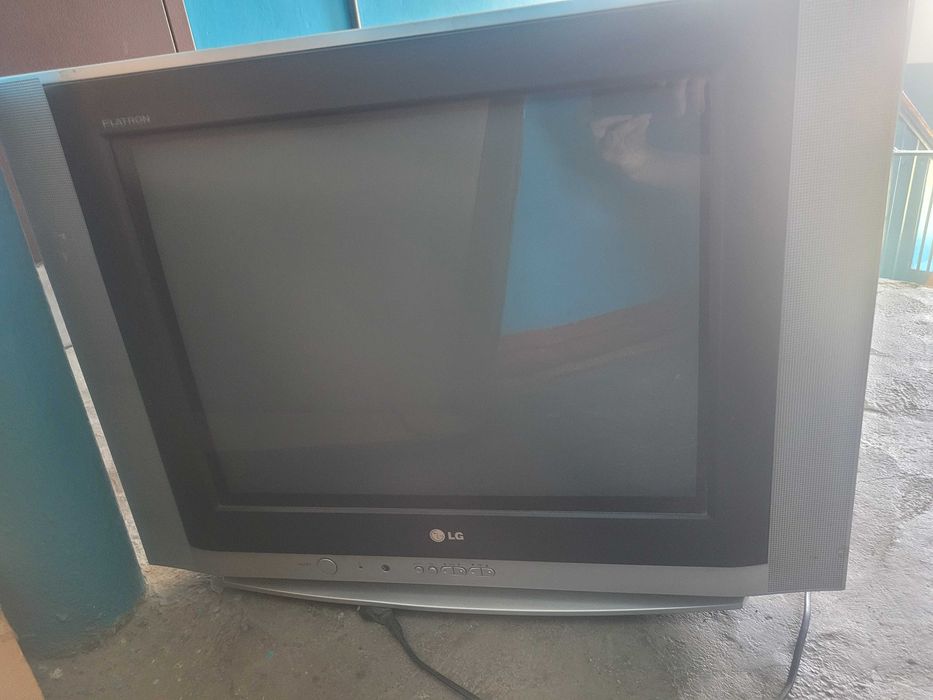 Продам телевизор LG