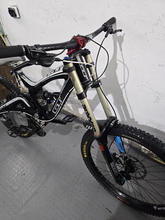Downhill, колело за спускане GT Fury, fox,RockShox Boxxer