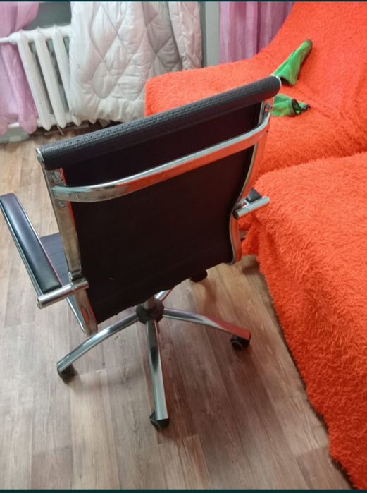 Продам кресло компьютерное