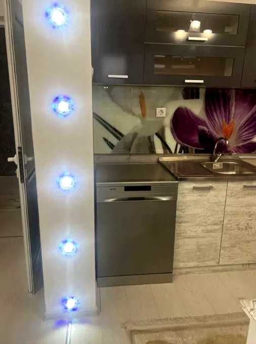 Дава се под наем Тристаен апартамент в Пловдив, Център - 110 кв.м за 500 € - Снимка #1