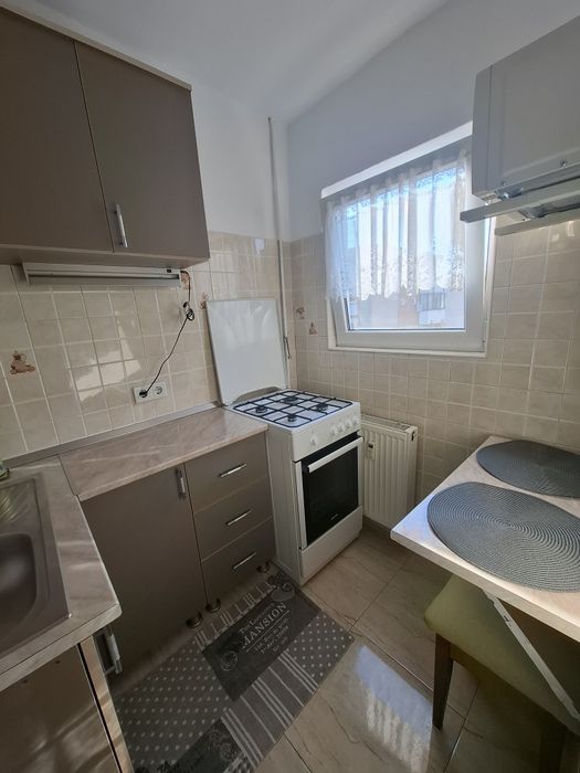 Închiriez garsoniera ultracentral
