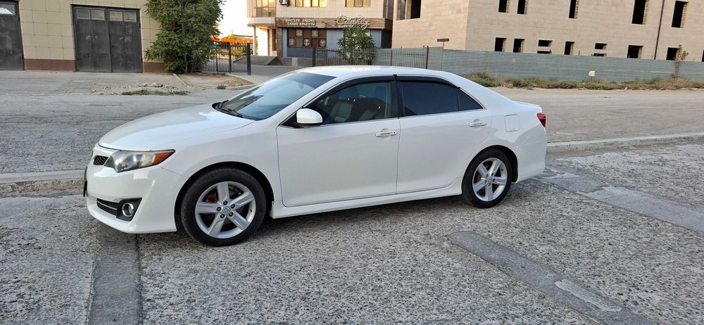 Toyota Camry сатылады.